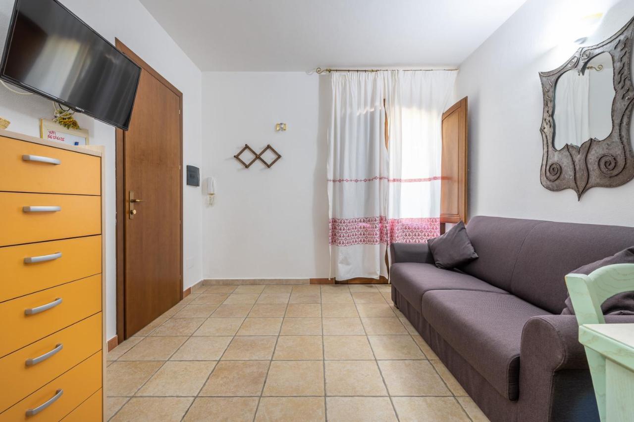 Casa Vacanza De Dinu SantʼAnna Arresi Extérieur photo