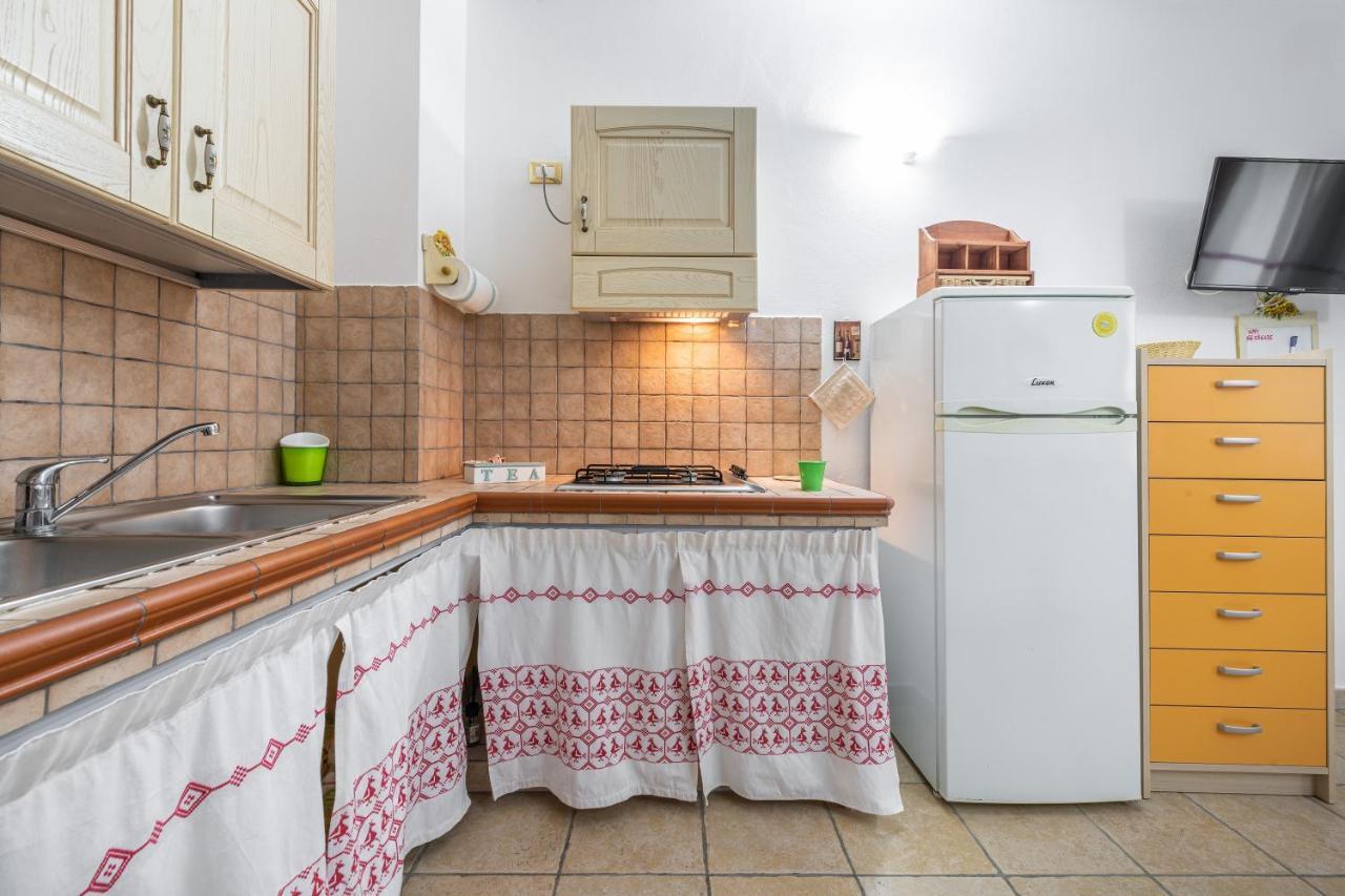 Casa Vacanza De Dinu SantʼAnna Arresi Extérieur photo