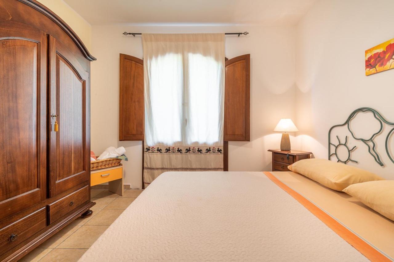 Casa Vacanza De Dinu SantʼAnna Arresi Extérieur photo