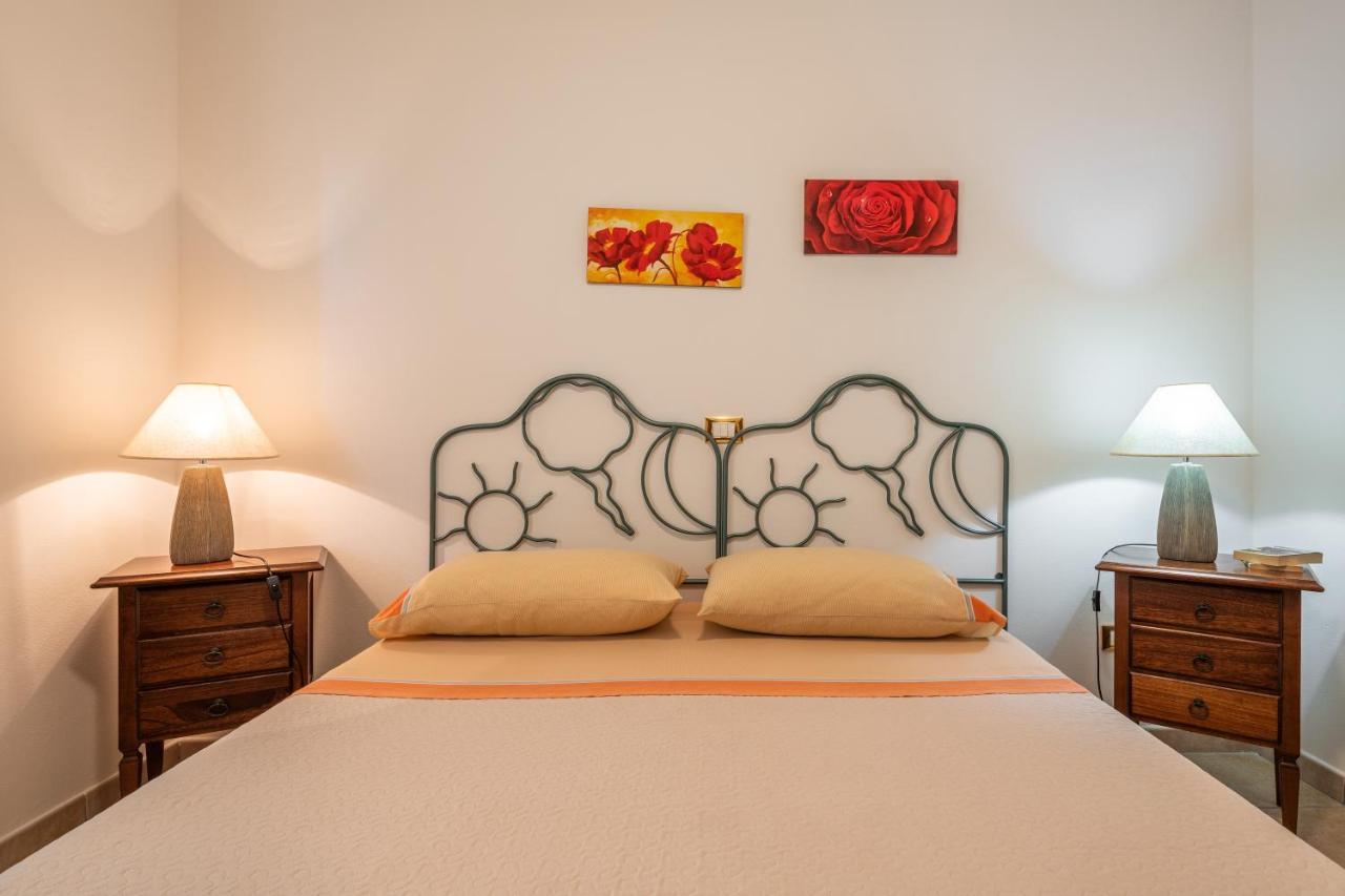 Casa Vacanza De Dinu SantʼAnna Arresi Extérieur photo