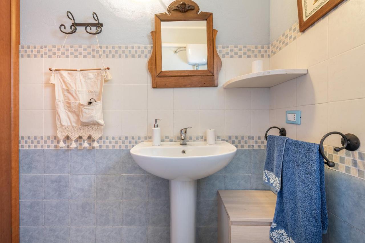 Casa Vacanza De Dinu SantʼAnna Arresi Extérieur photo