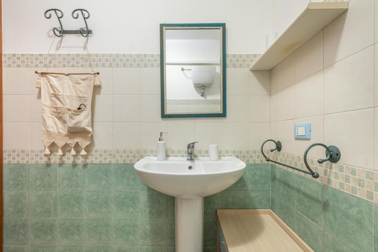 Casa Vacanza De Dinu SantʼAnna Arresi Extérieur photo
