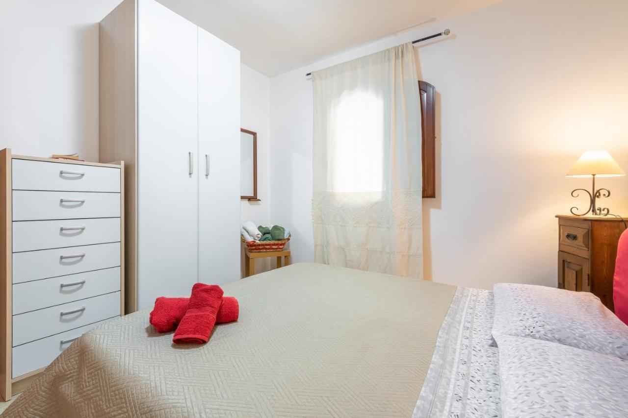 Casa Vacanza De Dinu SantʼAnna Arresi Extérieur photo